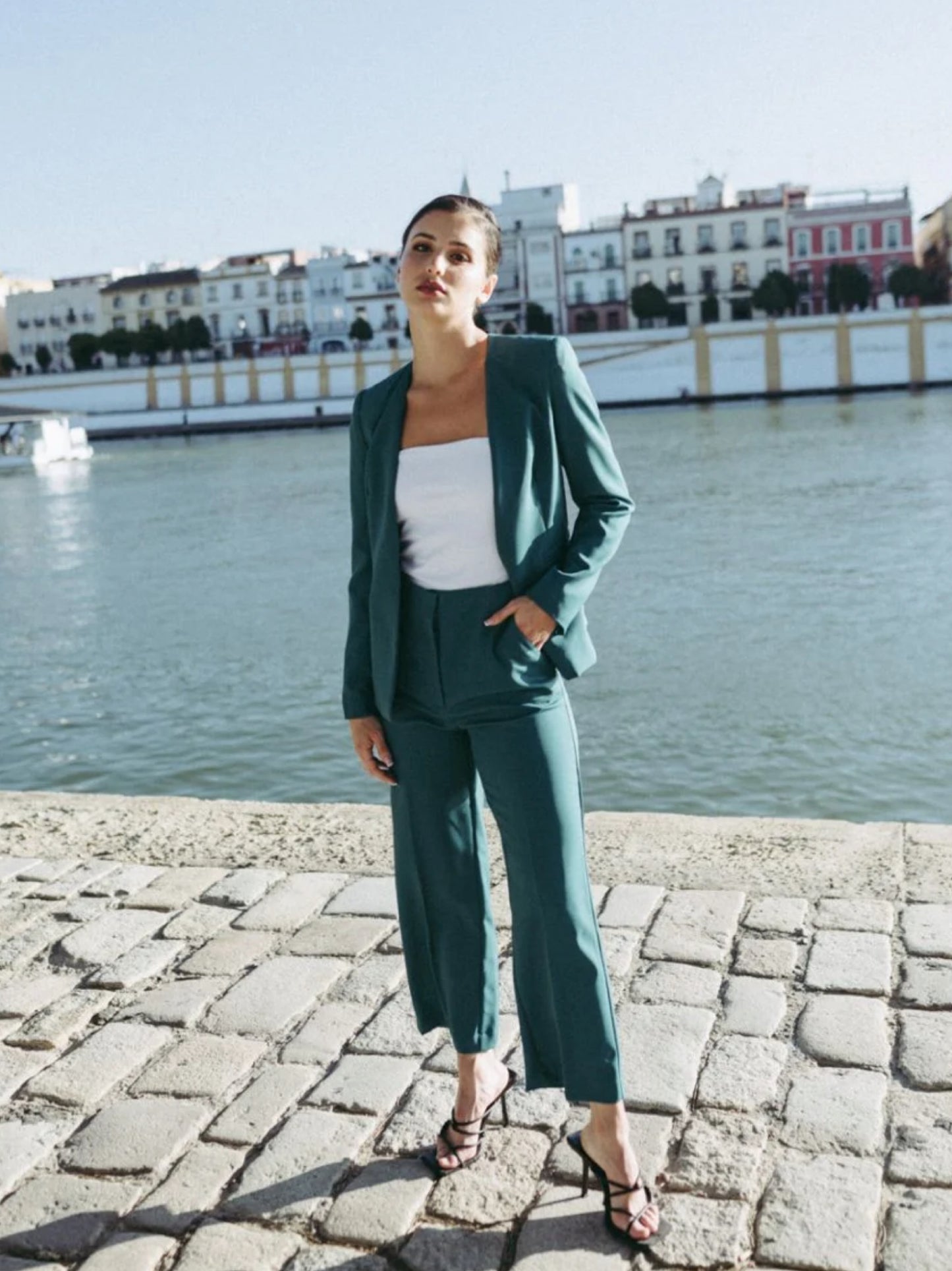 Pantalón tiro alto culotte
