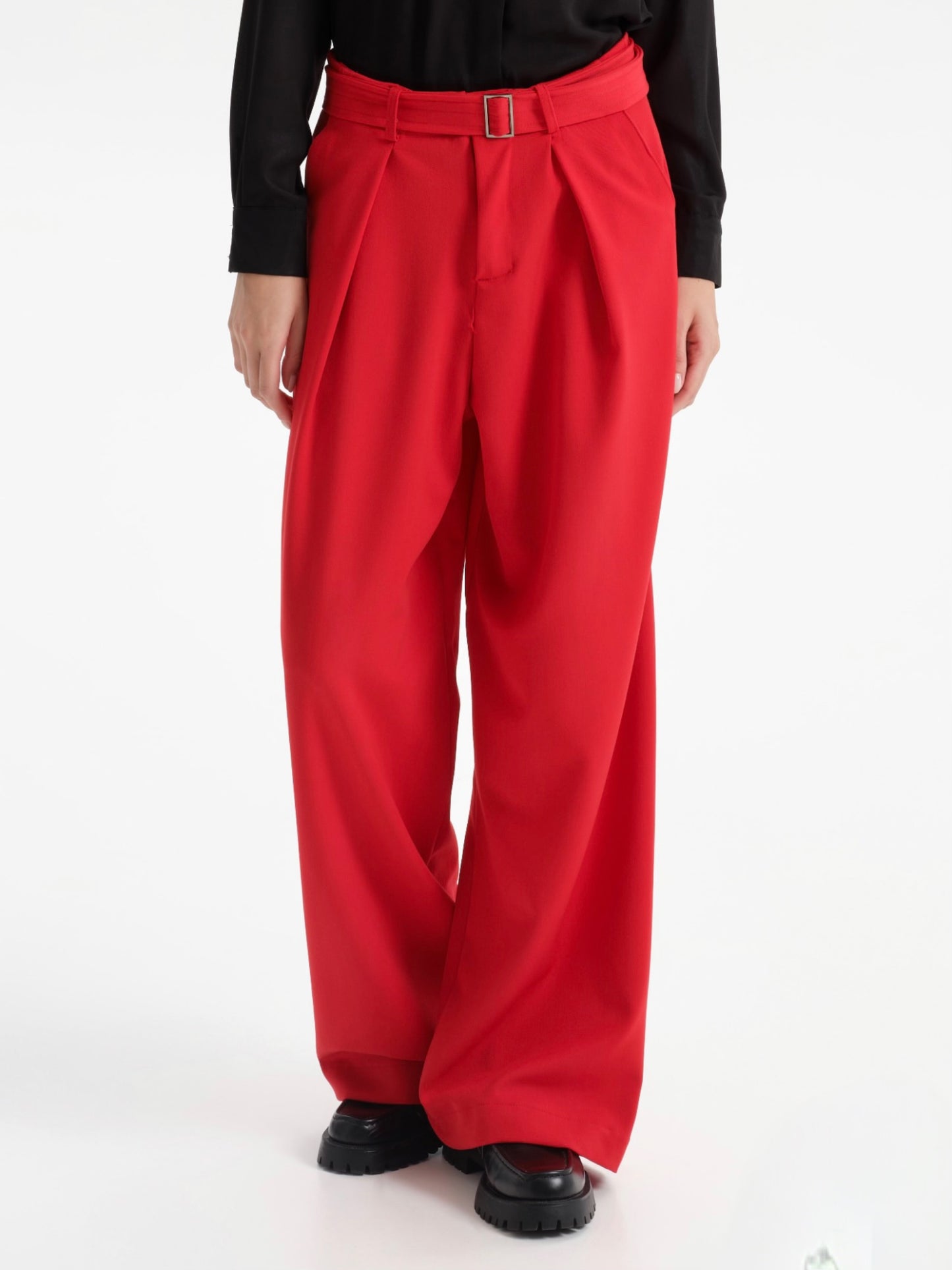 Pantalón ancho cinturón