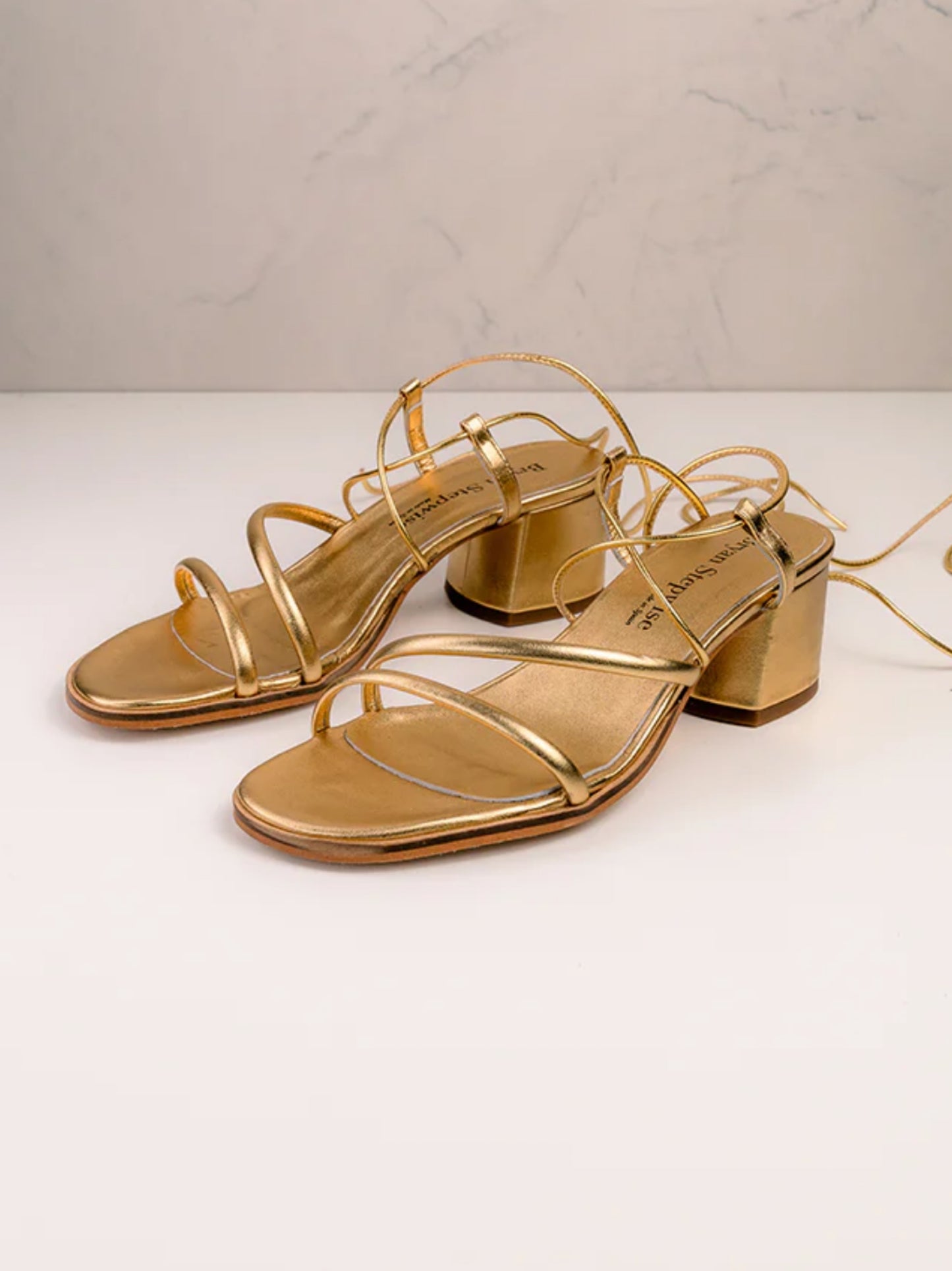 Sandalia Grecia dorado