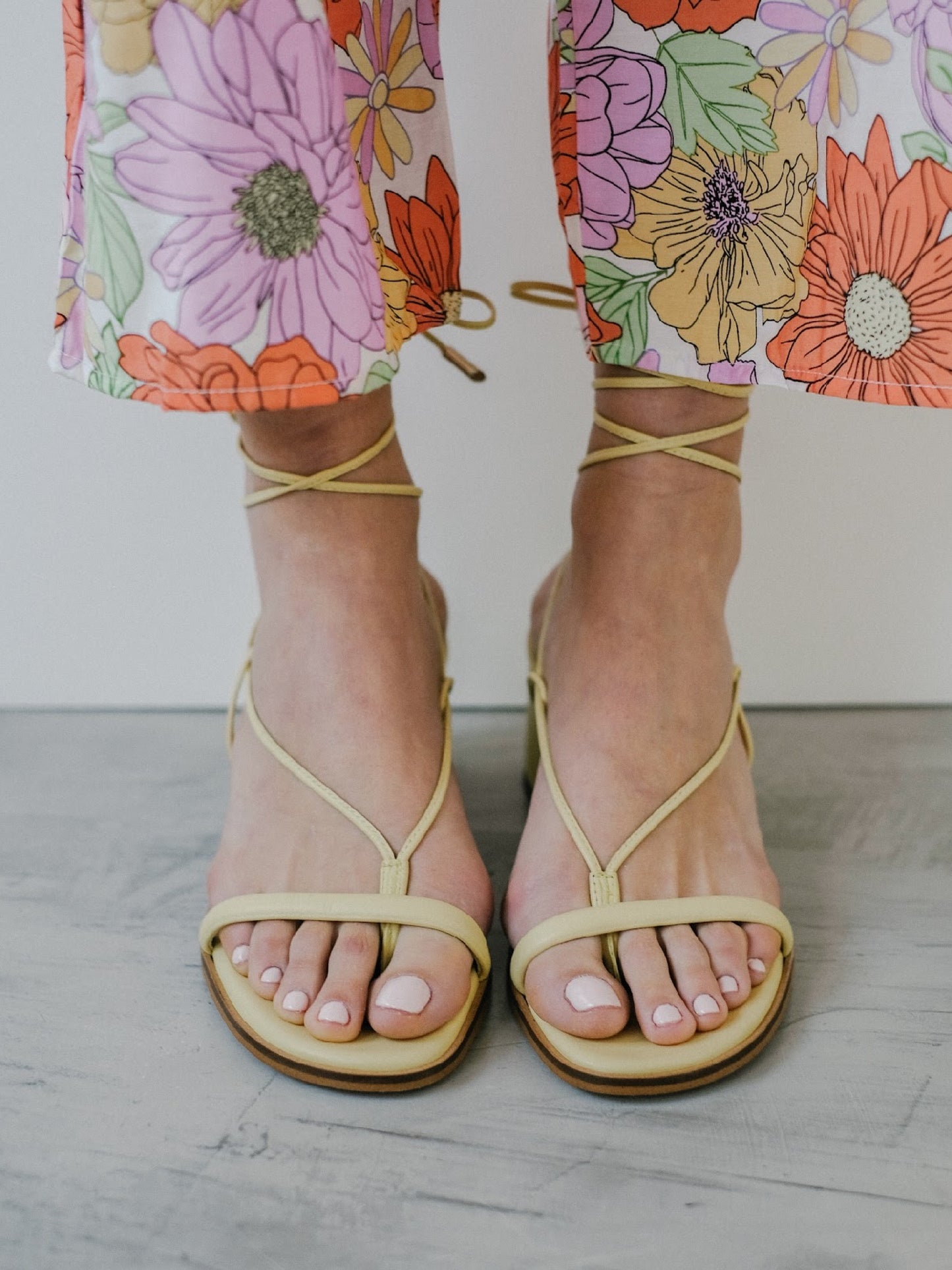 Sandalia Aquila Mantequilla