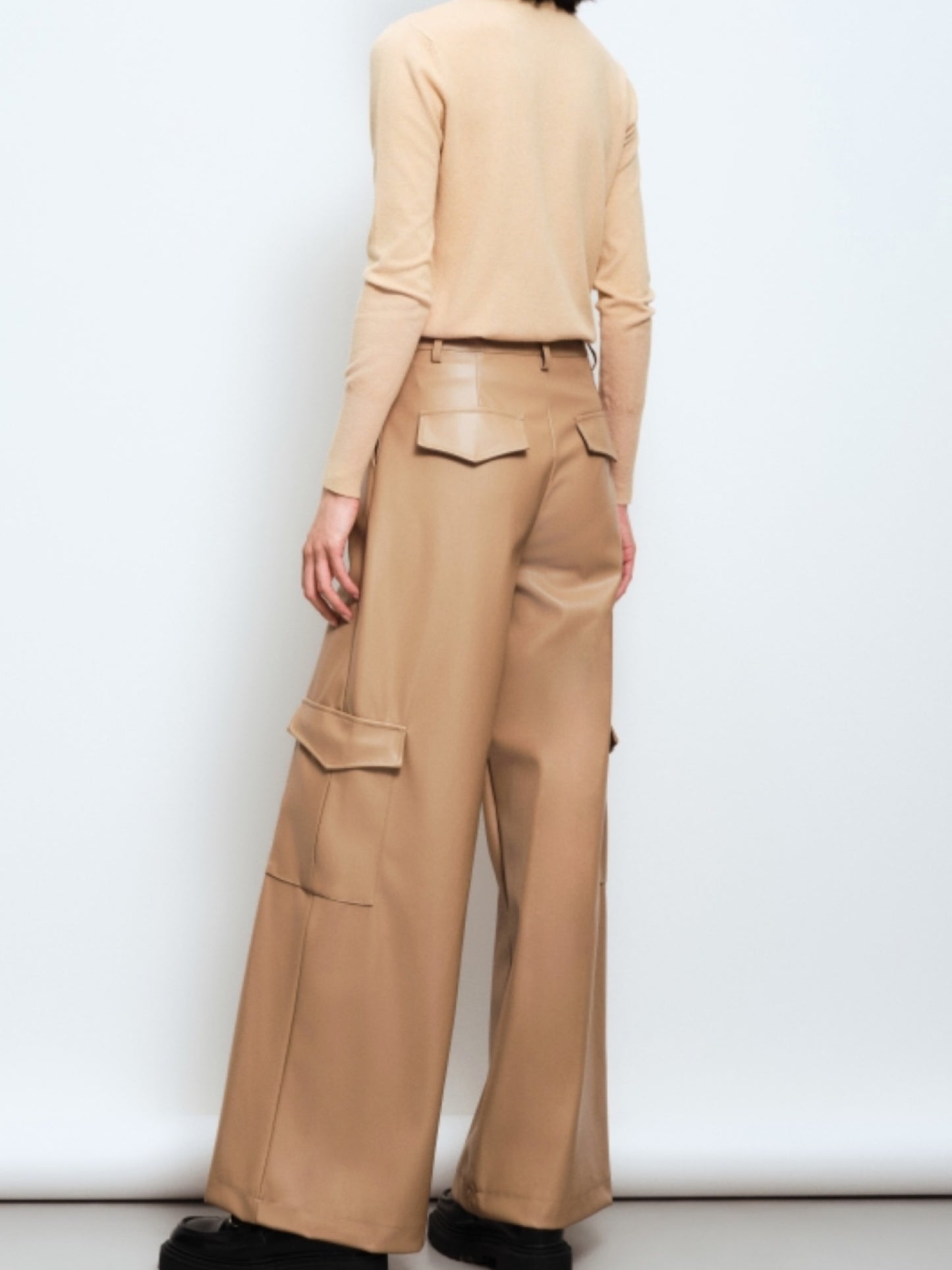 Pantalón piel cargo