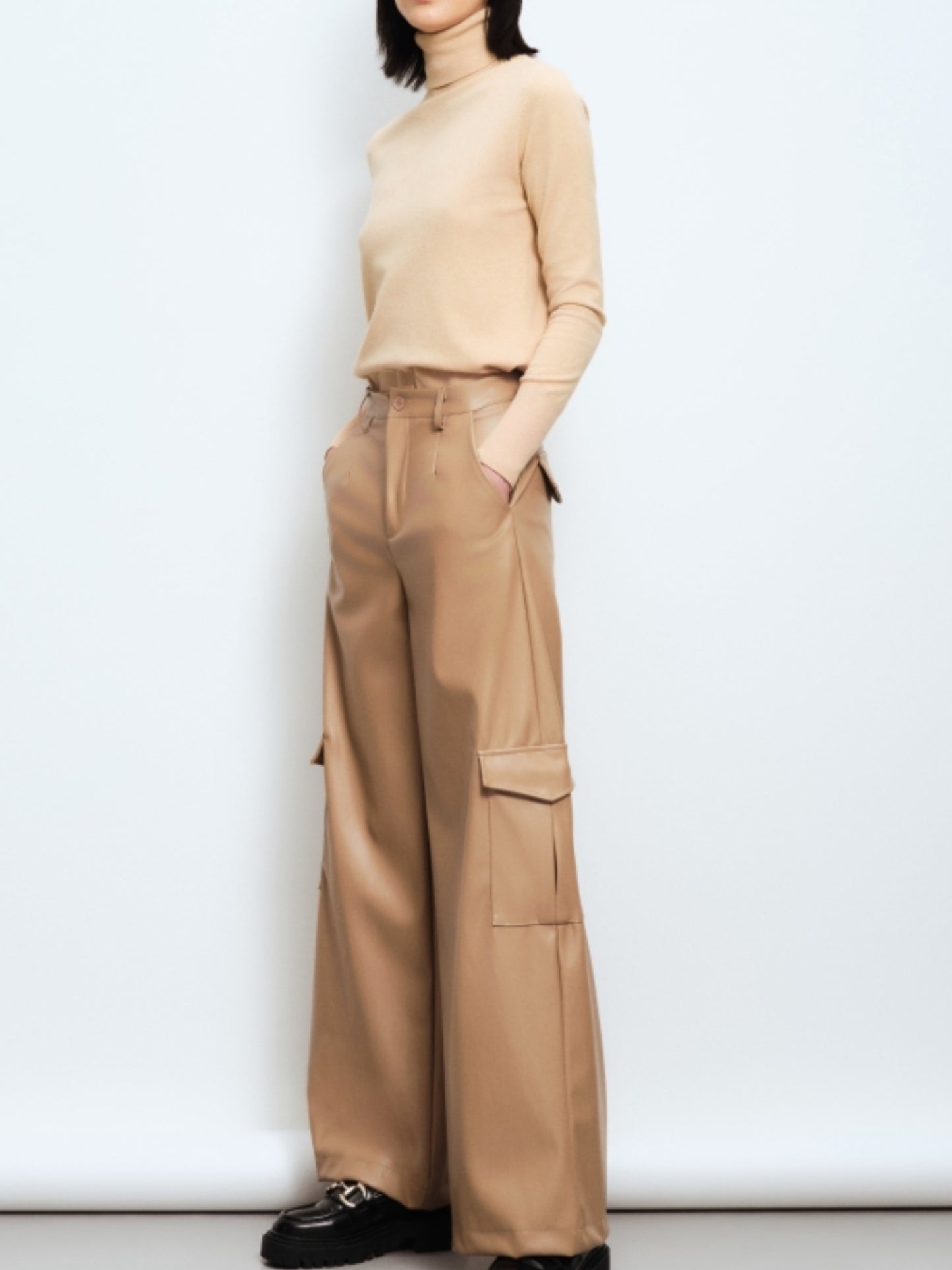 Pantalón piel cargo