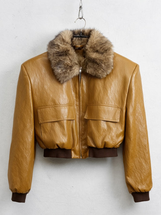 Chaqueta corta pelo cuello