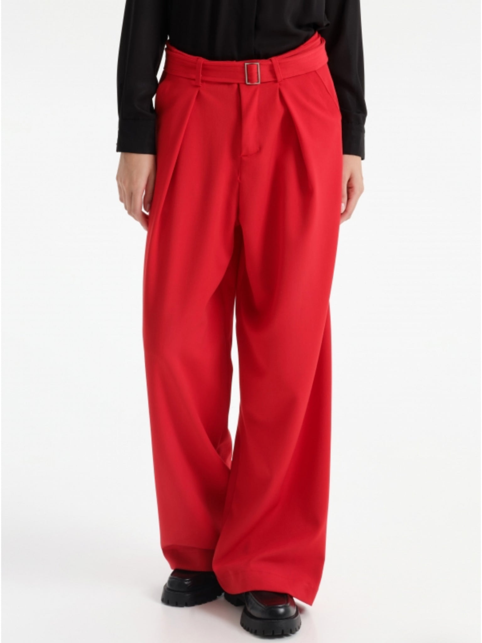 Pantalón ancho cinturón