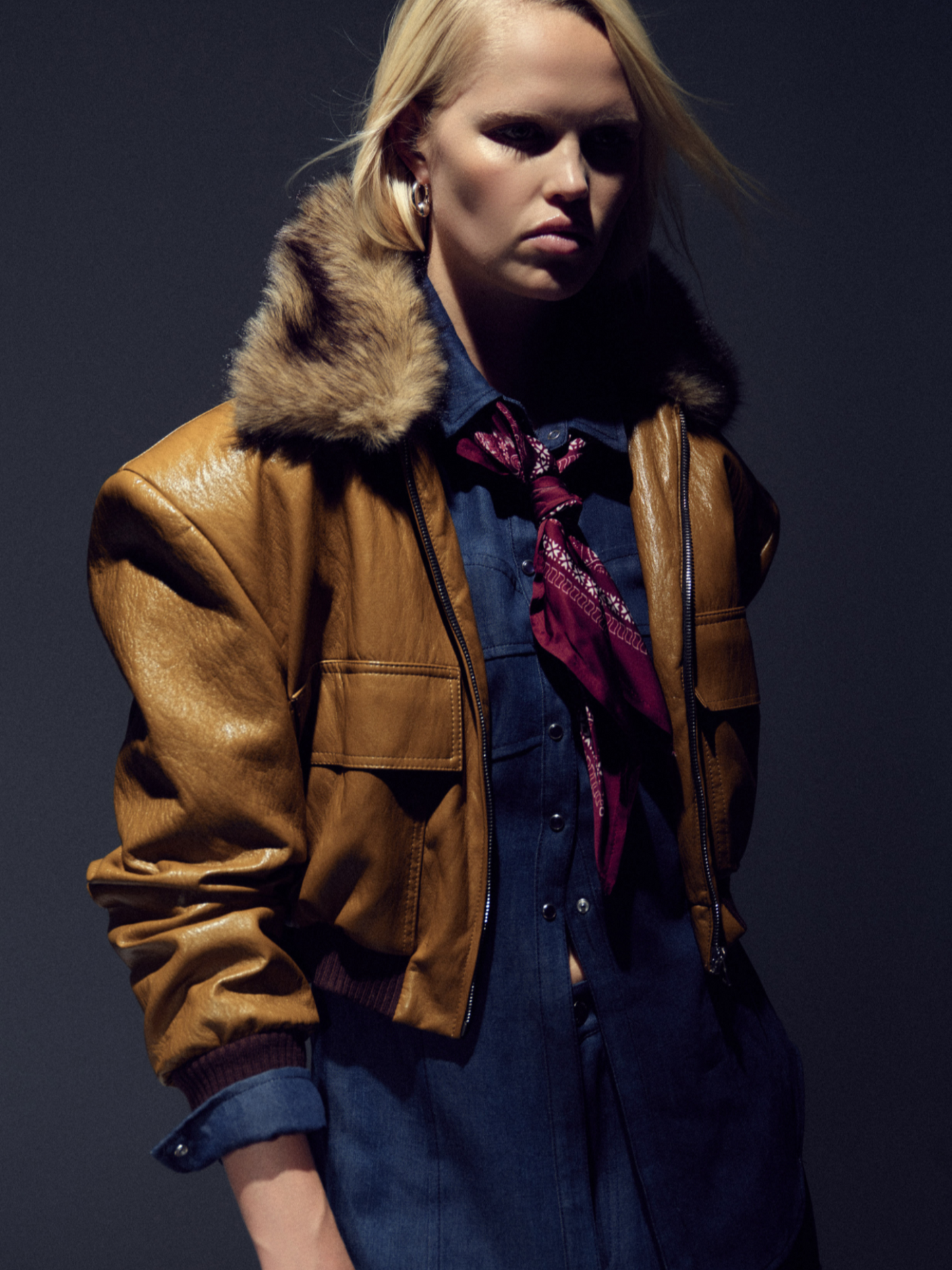 Chaqueta corta pelo cuello